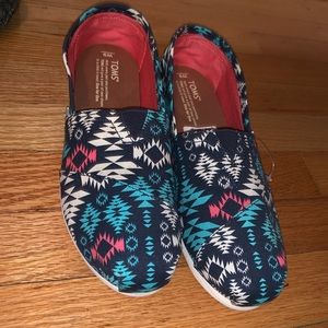 NEVER WORN toms